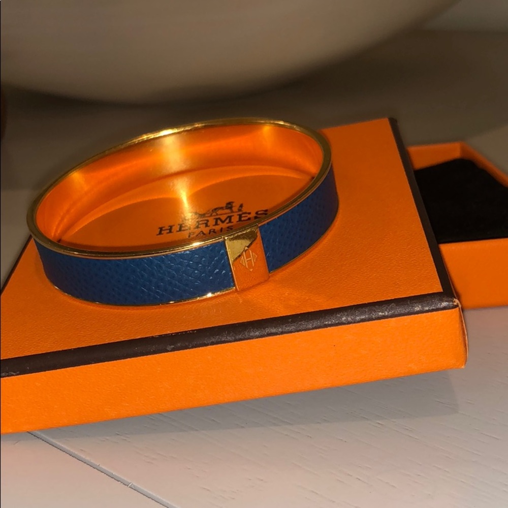 Hermès enamel bangle (real)